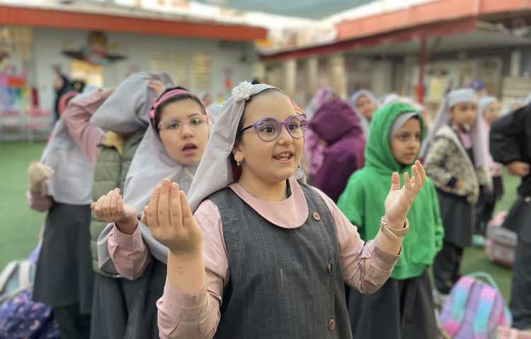 برگزاری صبحگاه و غوطه وری دپارتمان زبان 12