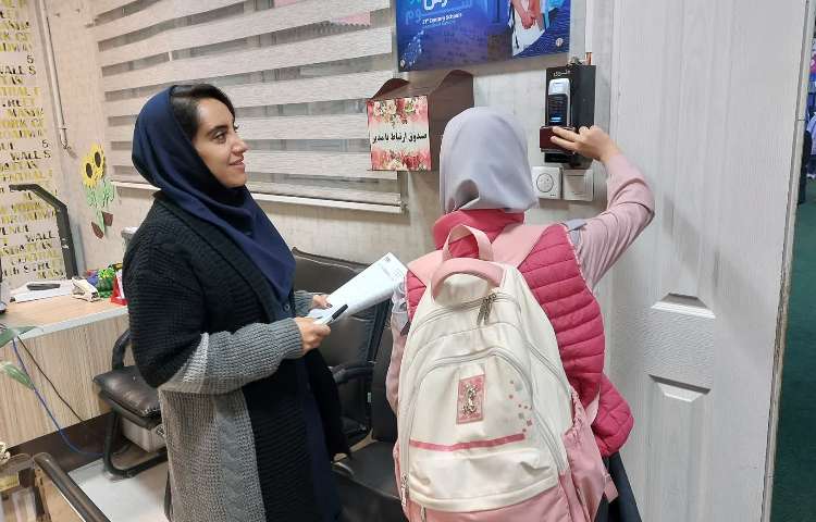 برگزاری صبحگاه و غوطه وری دپارتمان زبان 2