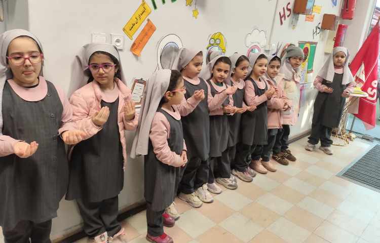 برگزاری صبحگاه و غوطه وری دپارتمان زبان 4