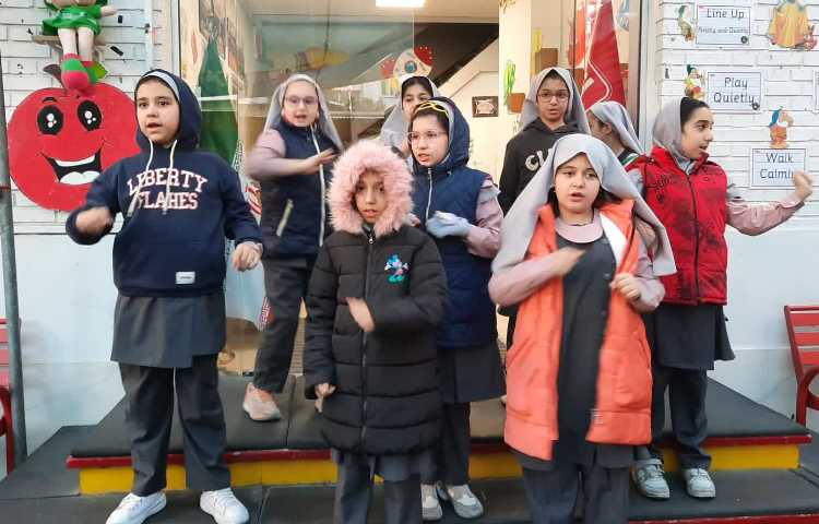 برگزاری صبحگاه و غوطه وری دپارتمان زبان 6