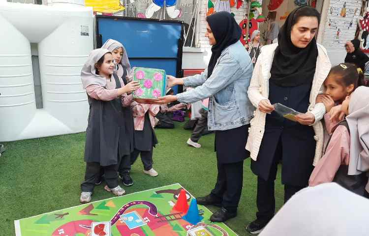 برگزاری صبحگاه و غوطه وری دپارتمان زبان 7