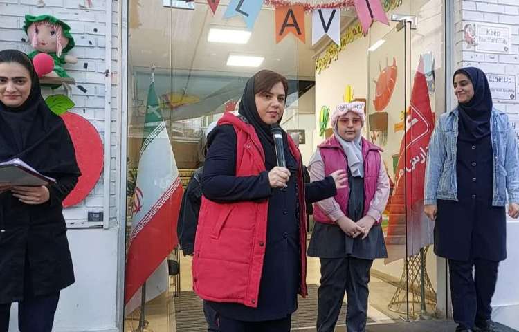 برگزاری صبحگاه و غوطه وری دپارتمان زبان 7