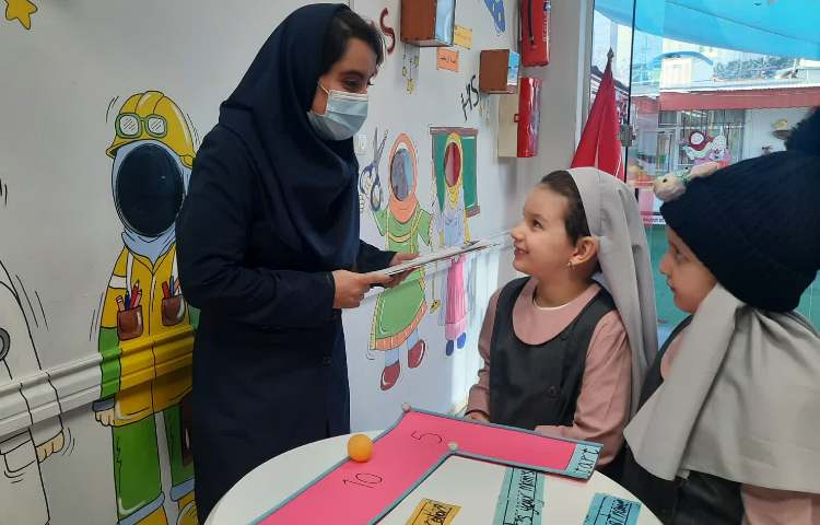 برگزاری صبحگاه و غوطه وری دپارتمان زبان 8