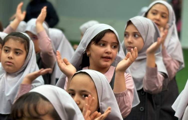 برگزاری صبحگاه و غوطه وری زبان انگلیسی 9