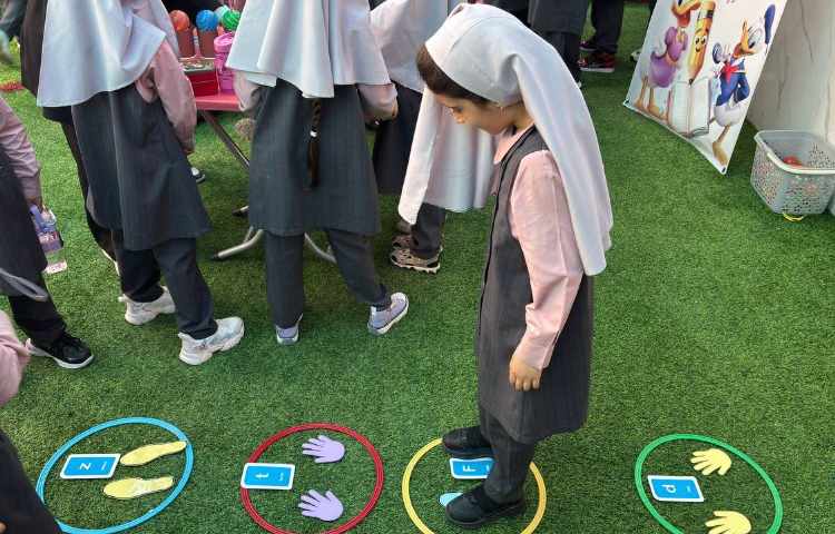 برگزاری صبحگاه و غوطه وری زبان 9