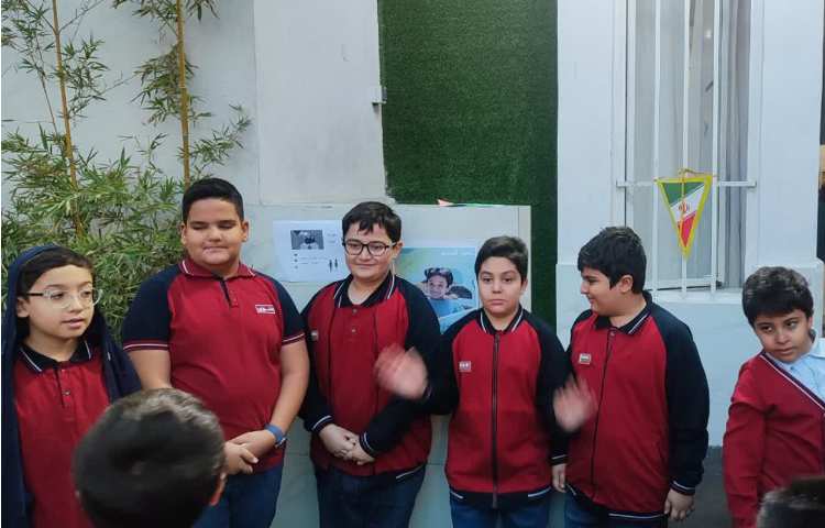 برگزاری صبح‌گاه زبانی توسط تیم زبان 4