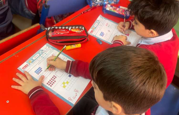 برگزاری طرح سنجش مداد سیاه 1 درس ریاضی 16