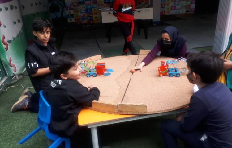 برگزاری فینال مسابقات رباتیک 2