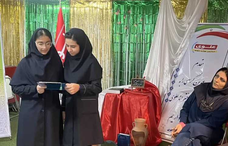 برگزاری محفل ادبی توسط دانش آموزان 3