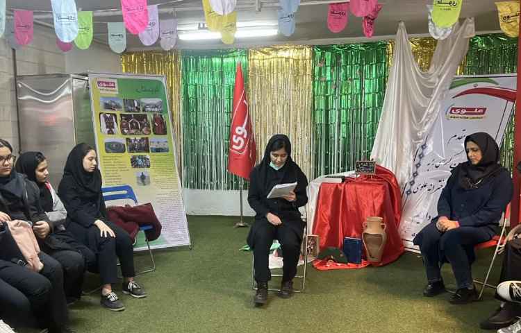 برگزاری محفل ادبی توسط دانش آموزان 5