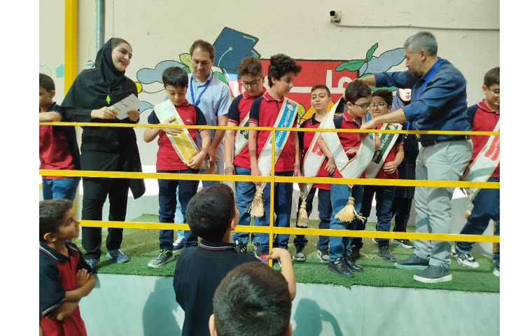 برگزاری مراسم تعیین سرگروه های house system 4