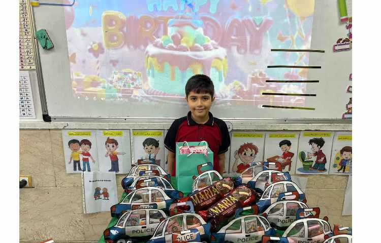 برگزاری مراسم تولد دانش آموزان مهرماهی 25