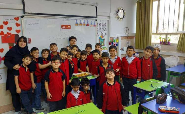 برگزاری مراسم تولد دانش آموزان مهرماهی 40