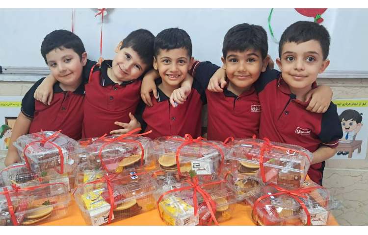 برگزاری مراسم تولد دانش آموزان مهرماهی 44