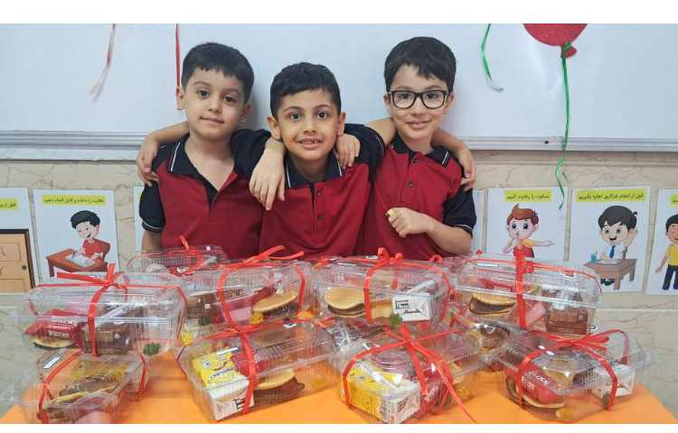 برگزاری مراسم تولد دانش آموزان مهرماهی 45