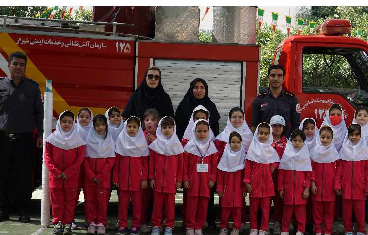 برگزاری مراسم روز آتشنشان در مجتمع آموزشی پرتوعلوی شیراز 1