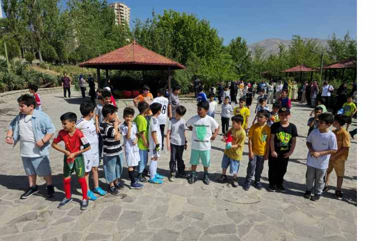 برگزاری مراسم سرو صبحانه در پارک با حضور والدین و دانش آموزان