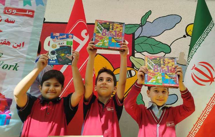 برگزاری مراسم سه شنبه داغ و اهدای جوایز دانش آموزان 11