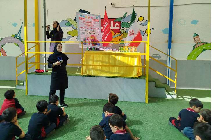 برگزاری مراسم سه شنبه داغ و اهدای جوایز دانش آموزان 12