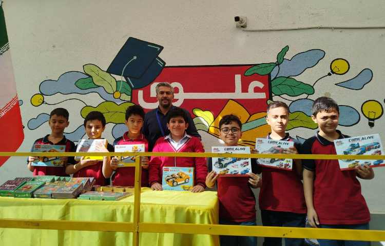 برگزاری مراسم سه شنبه داغ و اهدای جوایز دانش آموزان 12