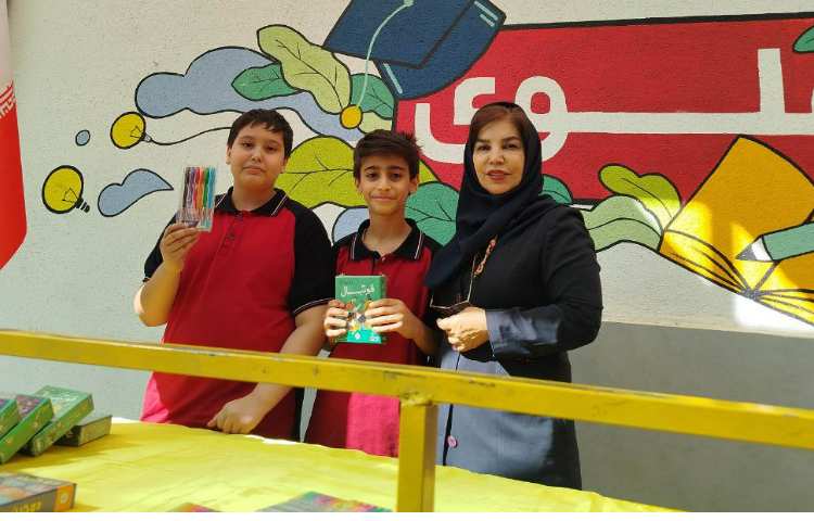 برگزاری مراسم سه شنبه داغ و اهدای جوایز دانش آموزان 3