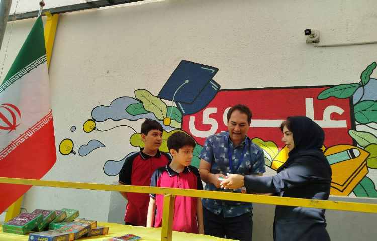 برگزاری مراسم سه شنبه داغ و اهدای جوایز دانش آموزان 7