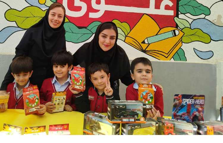 برگزاری مراسم سه شنبه داغ و اهدای جوایز دانش آموزان 8