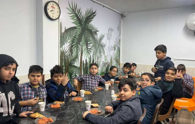 برگزاری مراسم صبحانه املت در دبستان علوی نوین 1