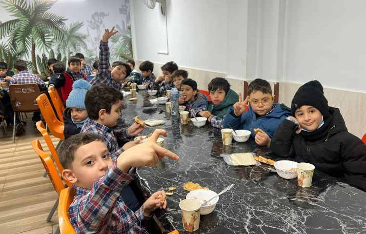برگزاری مراسم صبحانه املت در دبستان علوی نوین 3