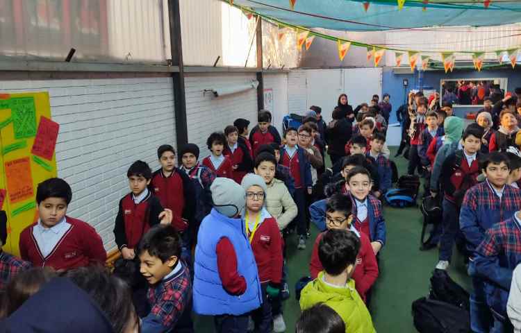 برگزاری مراسم صبحگاهی توسط تیم زبان 3