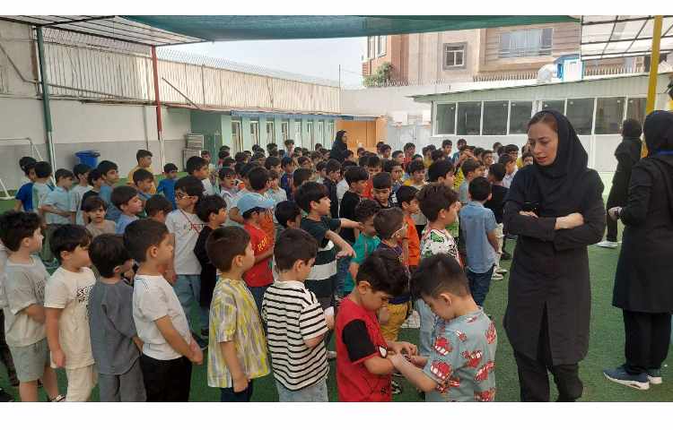 برگزاری مراسم صبحگاهی در سومین هفته پایگاه تابستانی 7