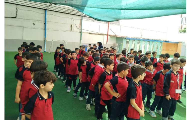 برگزاری مراسم صبحگاهی 8