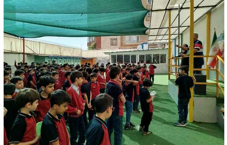 برگزاری مراسم صبحگاهی 8