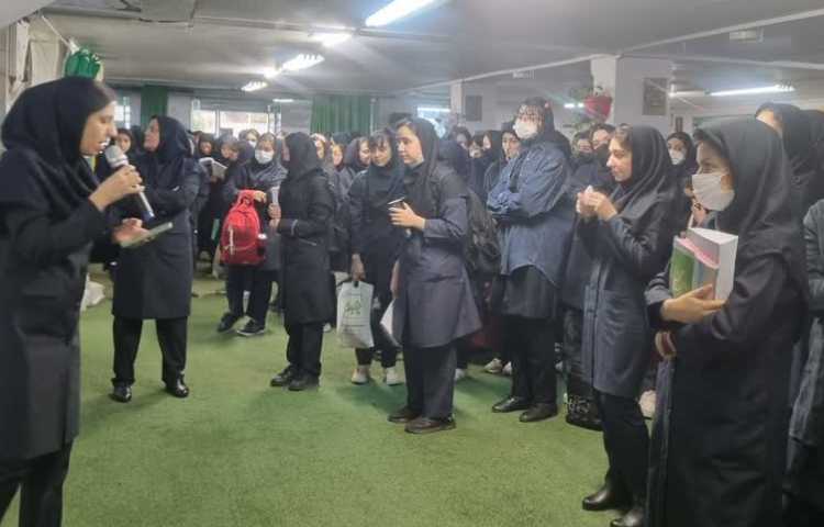 برگزاری مراسم صبحگاه و ارائه ویژه برنامه تقویم روز 8