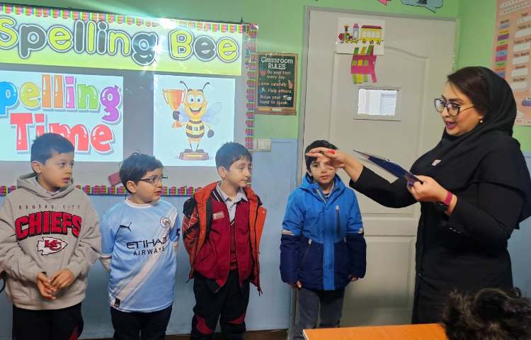 برگزاری مرحله دوم مسابقه spelling bee پایه سوم 4