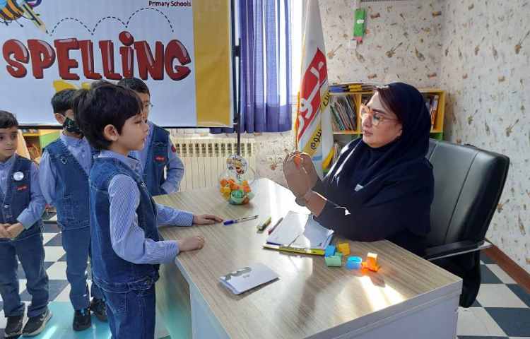 برگزاری مرحله دوم Spelling Bee ( منتخبین بین کلاس ها) 1