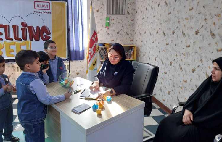 برگزاری مرحله دوم Spelling Bee ( منتخبین بین کلاس ها) 3