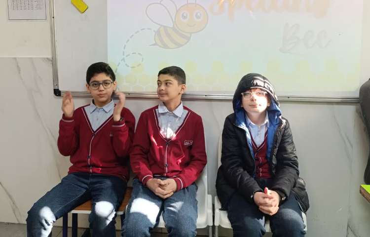 برگزاری مرحله‌ی اول مسابقه Spelling Bee به صورت درون کلاسی 4