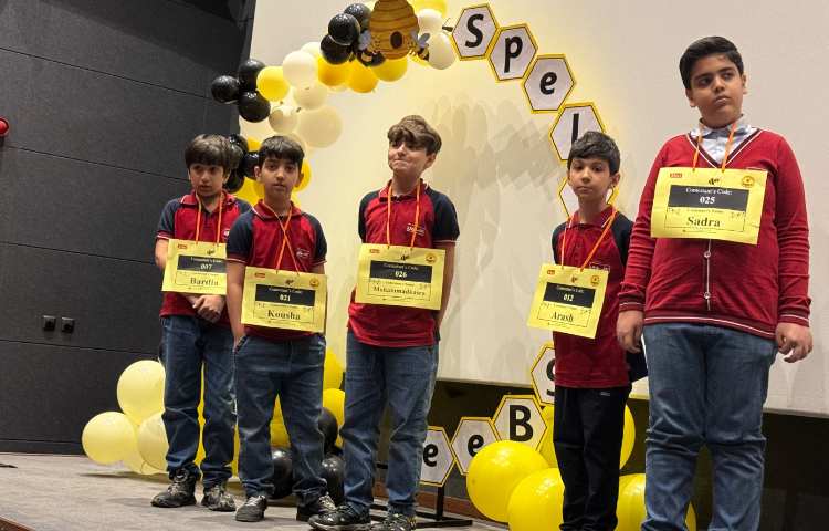 برگزاری مرحله‌ی فینال مسابقه‌ی Spelling Bee 6