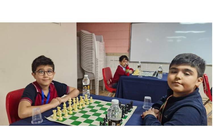 برگزاری مسابقات ورزشی بین شعب علوی(شطرنج، دارت) 6