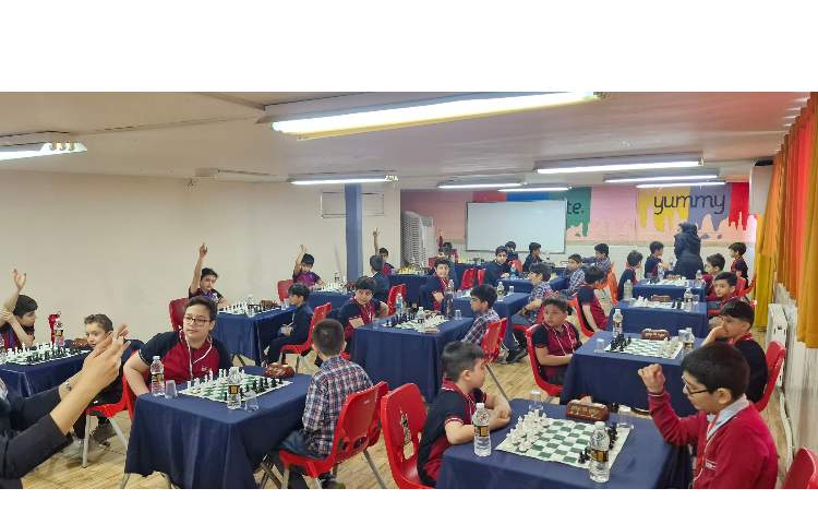 برگزاری مسابقات ورزشی بین شعب علوی(شطرنج، دارت) 7