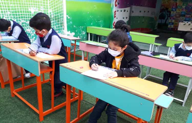 برگزاری مسابقه دست نوشته های طلایی بین دانش آموزان پایه اول 2