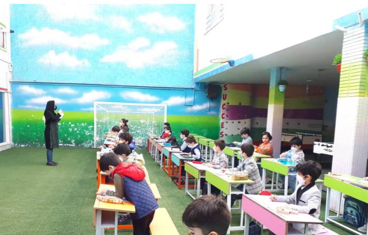 برگزاری مسابقه دست نوشته های طلایی بین دانش آموزان پایه اول 3