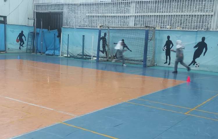 برگزاری مسابقه طناب کشی 1