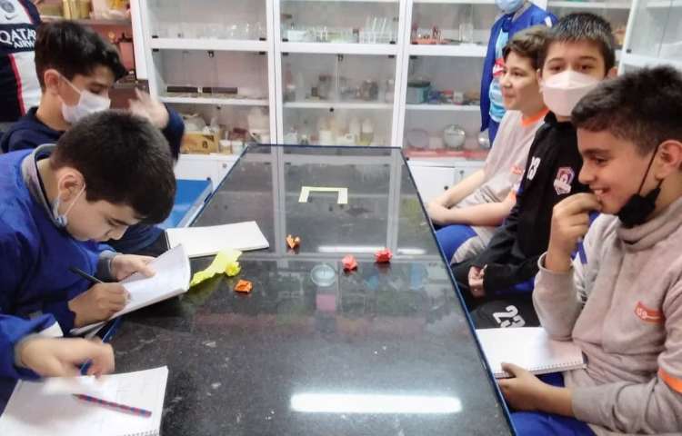 برگزاری مسابقه مث بال پایه ششم دبستان علوی 5