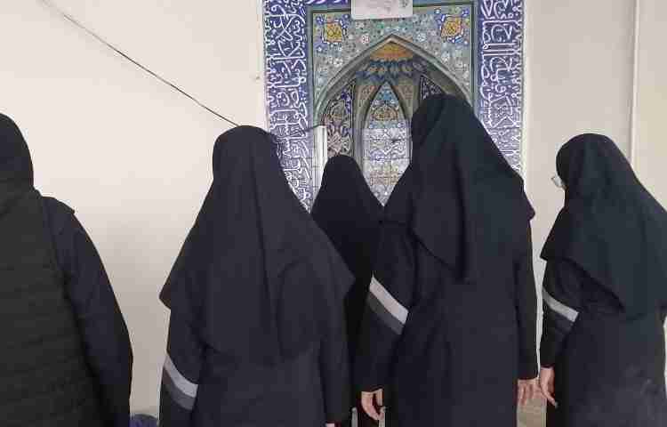 برگزاری نماز جماعت