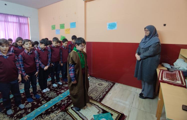 برگزاری نماز کلاس سوم 1