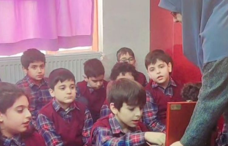 برگزاری نماز کلاس سوم 10