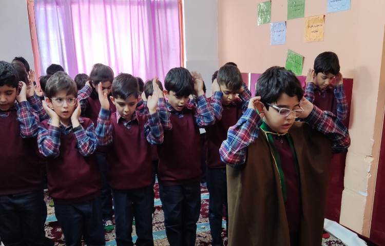 برگزاری نماز کلاس سوم 2