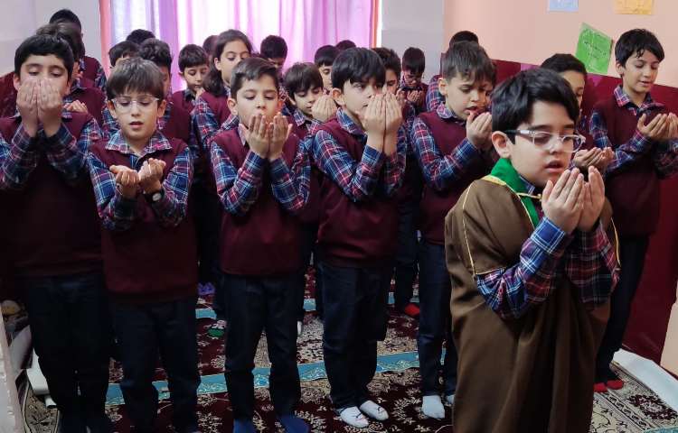برگزاری نماز کلاس سوم 7